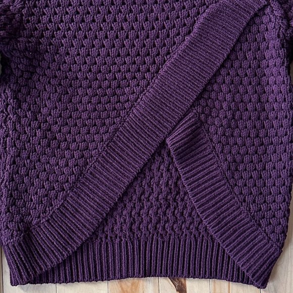 Women's Sweater - Picture 5 of 6